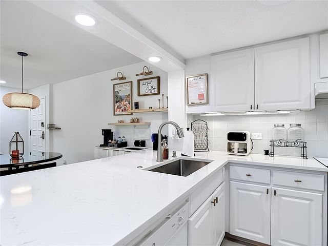 36750 US HIGHWAY 19 N 16-108, Palm Harbor, FL 34683