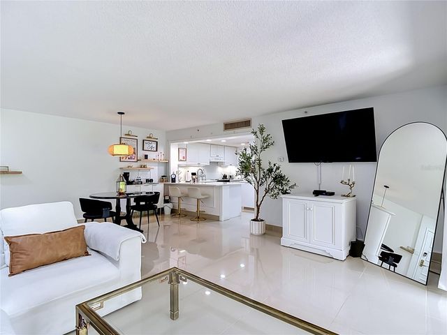 36750 US HIGHWAY 19 N 16-108, Palm Harbor, FL 34683