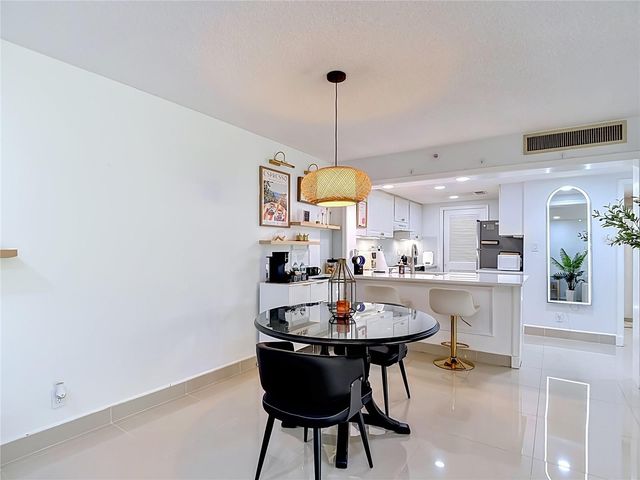 36750 US HIGHWAY 19 N 16-108, Palm Harbor, FL 34683