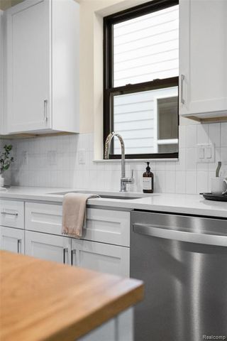 1752 Fischer Street, Detroit, MI 48214