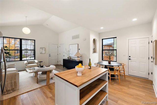 1752 Fischer Street, Detroit, MI 48214