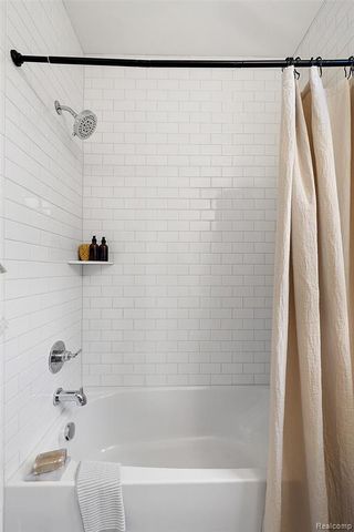 1752 Fischer Street, Detroit, MI 48214