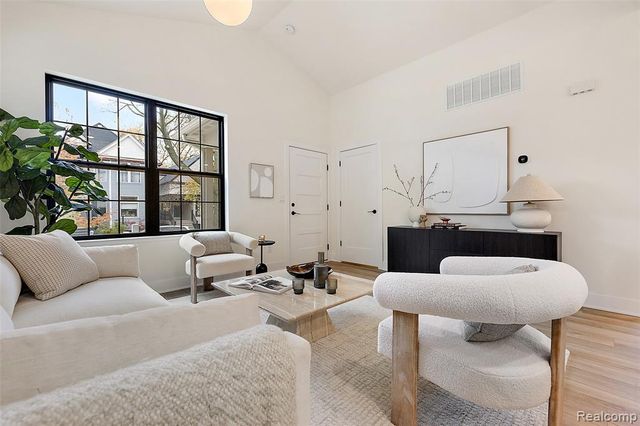 1752 Fischer Street, Detroit, MI 48214