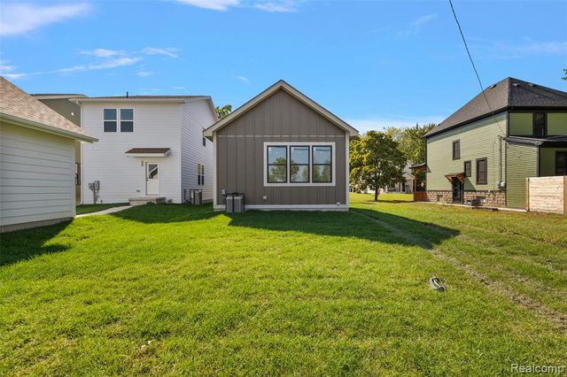 1752 Fischer Street, Detroit, MI 48214