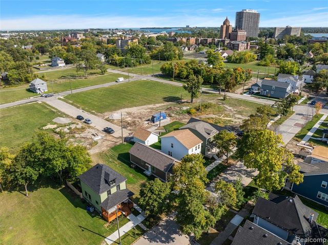 1752 Fischer Street, Detroit, MI 48214