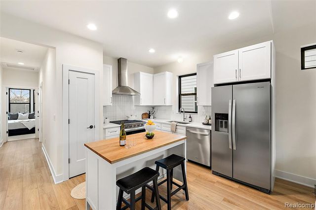 1752 Fischer Street, Detroit, MI 48214