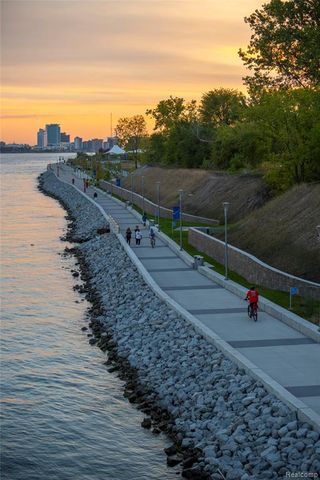 1752 Fischer Street, Detroit, MI 48214