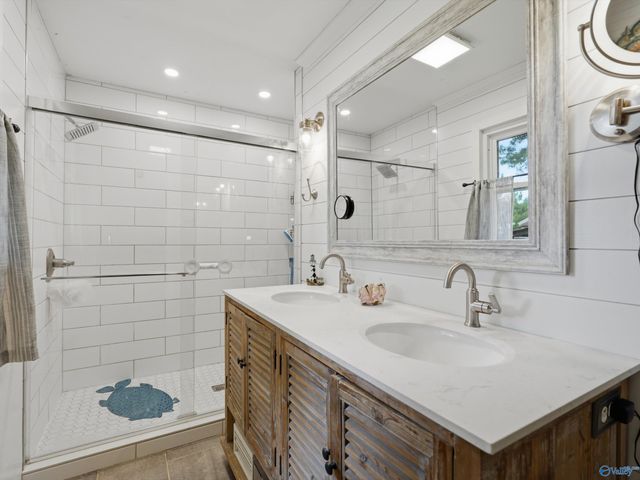 25360 Oak Grove Road, Athens, AL 35613