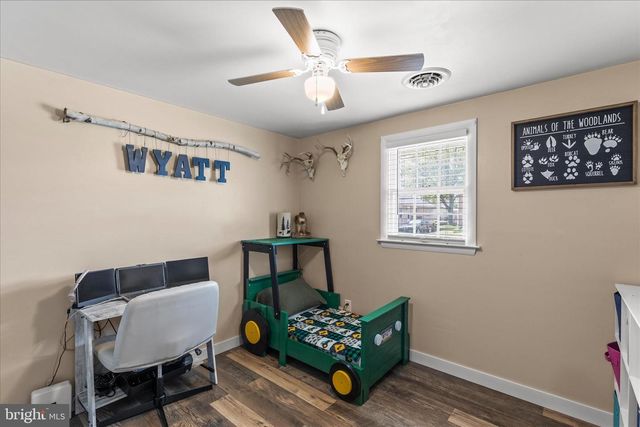 832 HARTMAN AVE, Hanover, PA 17331
