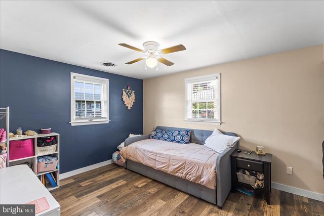 832 HARTMAN AVE, Hanover, PA 17331