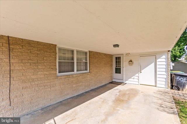 832 HARTMAN AVE, Hanover, PA 17331