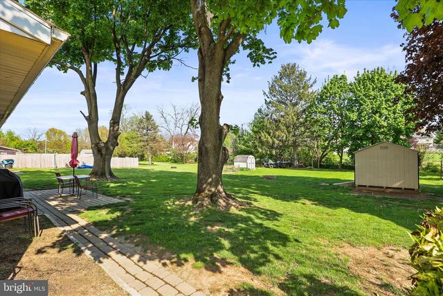 832 HARTMAN AVE, Hanover, PA 17331