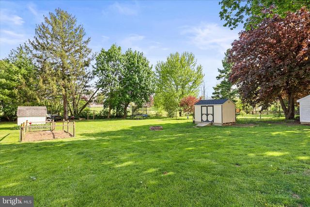 832 HARTMAN AVE, Hanover, PA 17331
