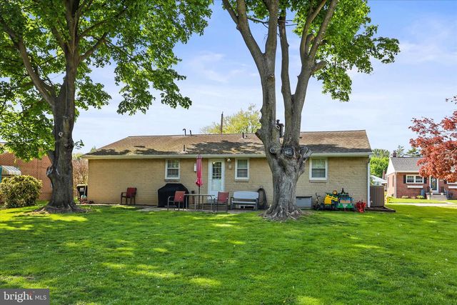 832 HARTMAN AVE, Hanover, PA 17331
