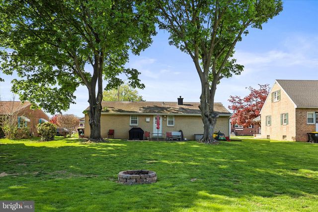 832 HARTMAN AVE, Hanover, PA 17331