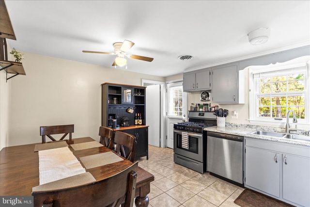 832 HARTMAN AVE, Hanover, PA 17331