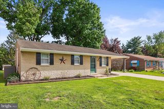 832 HARTMAN AVE, Hanover, PA 17331