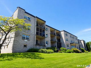 308 Meadowside Road 306, Milford, CT 06460