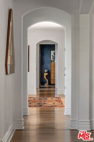 3901 Longridge Avenue, Sherman Oaks, CA 91423