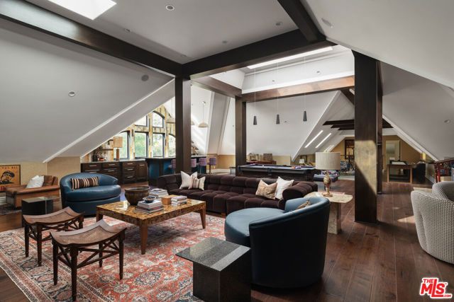 3901 Longridge Avenue, Sherman Oaks, CA 91423