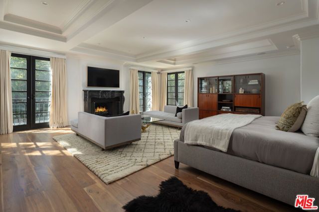 3901 Longridge Avenue, Sherman Oaks, CA 91423