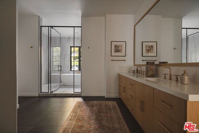 3901 Longridge Avenue, Sherman Oaks, CA 91423