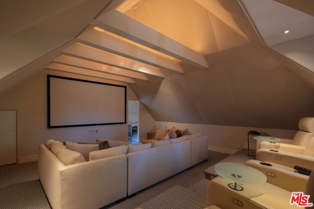 3901 Longridge Avenue, Sherman Oaks, CA 91423