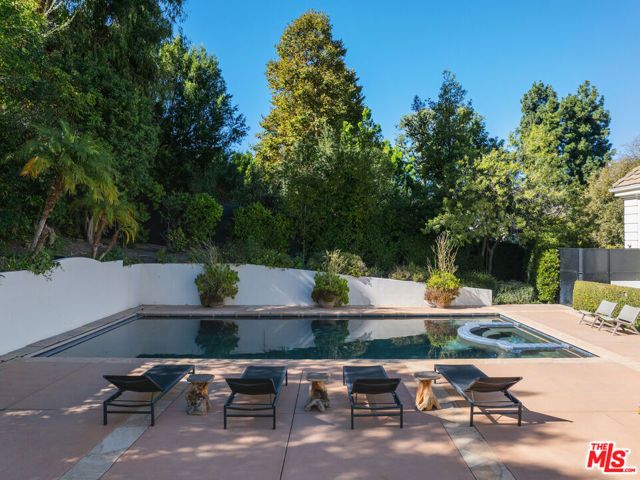 3901 Longridge Avenue, Sherman Oaks, CA 91423