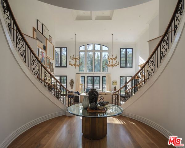 3901 Longridge Avenue, Sherman Oaks, CA 91423