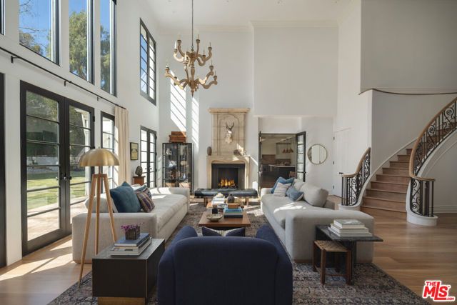 3901 Longridge Avenue, Sherman Oaks, CA 91423