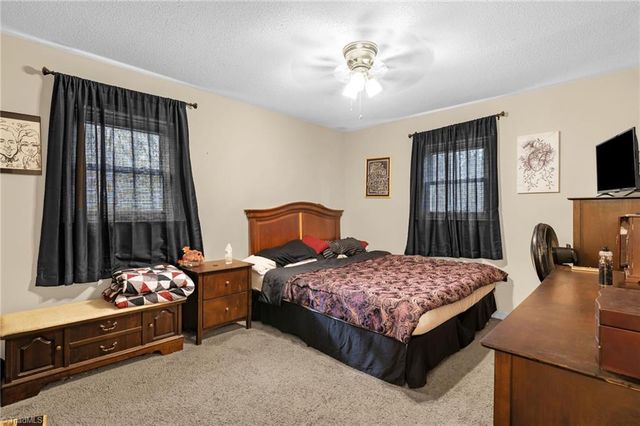 607 W Academy Street, Randleman, NC 27317