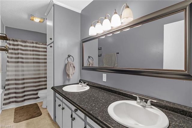 607 W Academy Street, Randleman, NC 27317