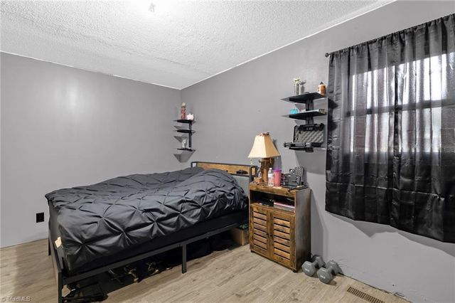 607 W Academy Street, Randleman, NC 27317