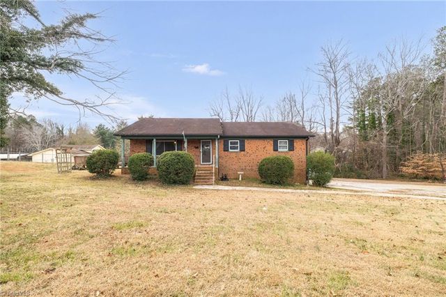 607 W Academy Street, Randleman, NC 27317