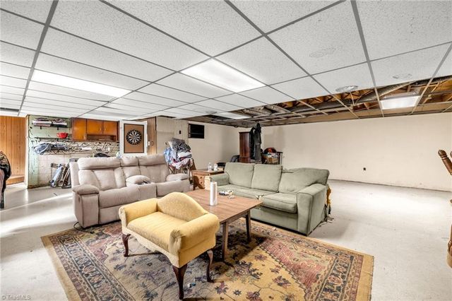 607 W Academy Street, Randleman, NC 27317