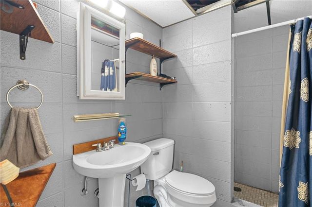 607 W Academy Street, Randleman, NC 27317