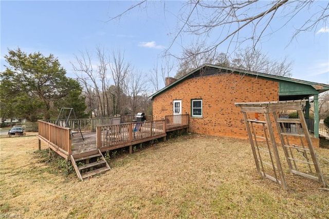 607 W Academy Street, Randleman, NC 27317