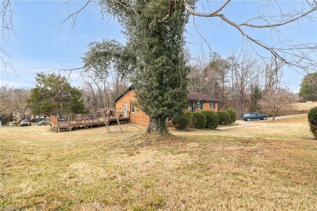 607 W Academy Street, Randleman, NC 27317