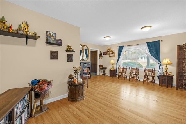 607 W Academy Street, Randleman, NC 27317