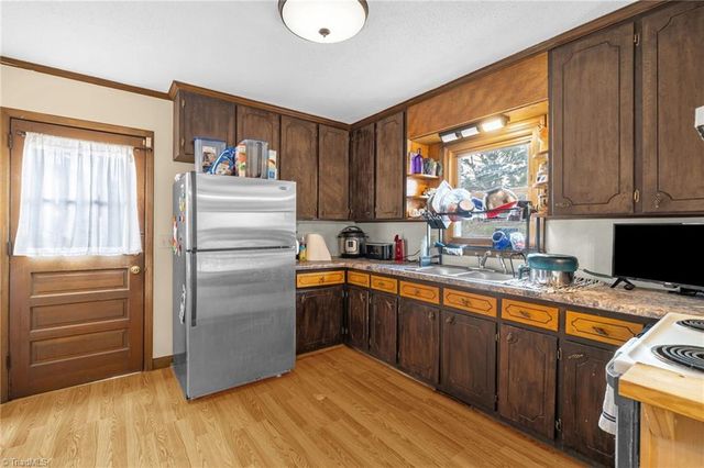 607 W Academy Street, Randleman, NC 27317