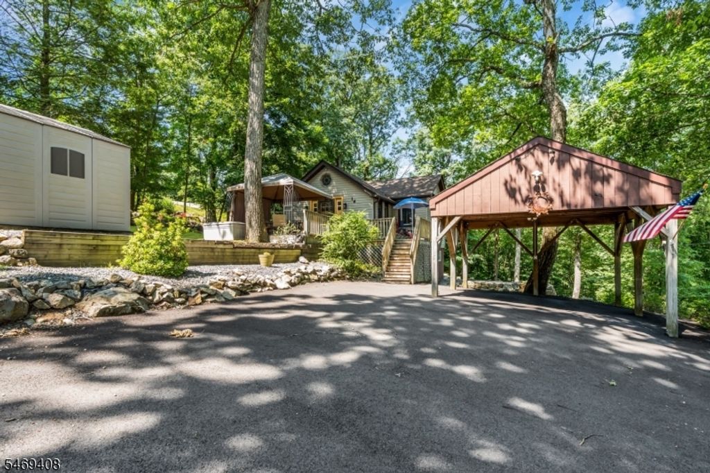 16 Lakeview Rd, Hopatcong Boro, NJ 07843 — photo 5