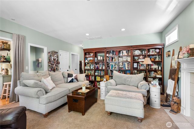2060 Hammond Avenue, Dupont, WA 98327