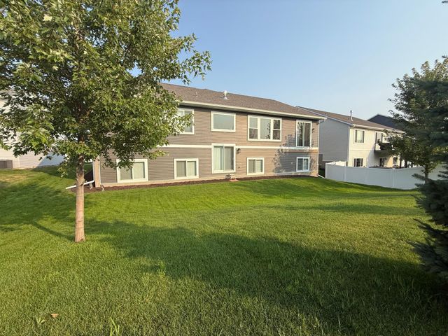 4538 Savanna Trail, Chaska, MN 55318