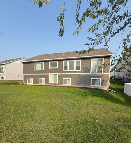 4538 Savanna Trail, Chaska, MN 55318