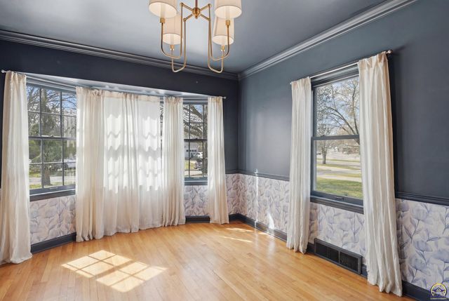 3640 SW York Way, Topeka, KS 66604