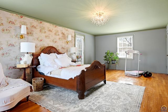 3640 SW York Way, Topeka, KS 66604