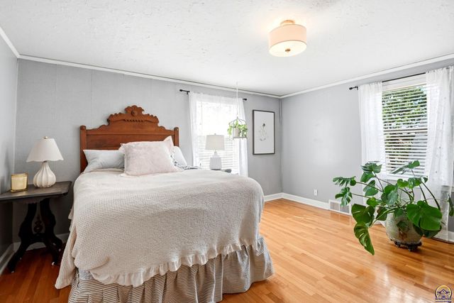 3640 SW York Way, Topeka, KS 66604