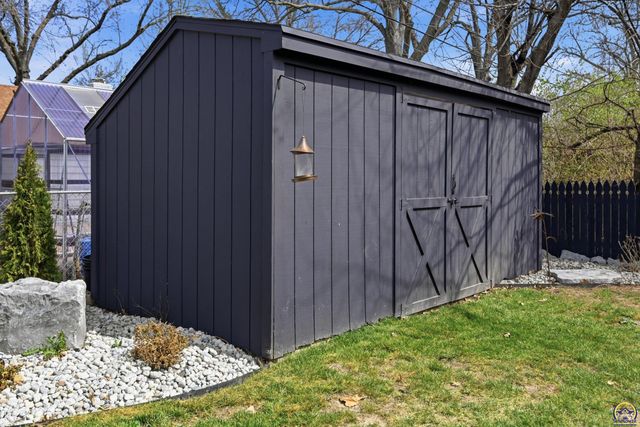 3640 SW York Way, Topeka, KS 66604