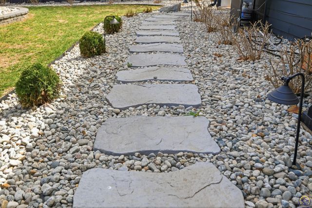 3640 SW York Way, Topeka, KS 66604