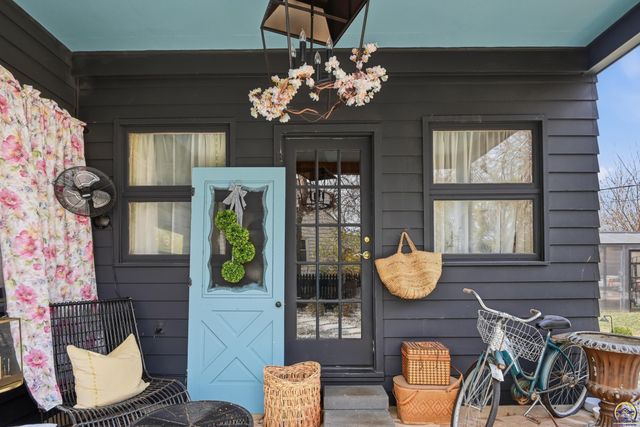 3640 SW York Way, Topeka, KS 66604